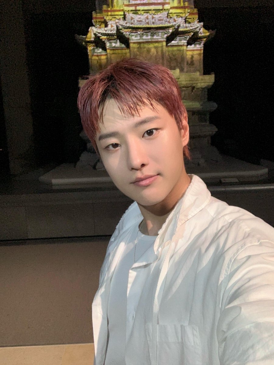 Behind-the-scenes cut of WOODZ