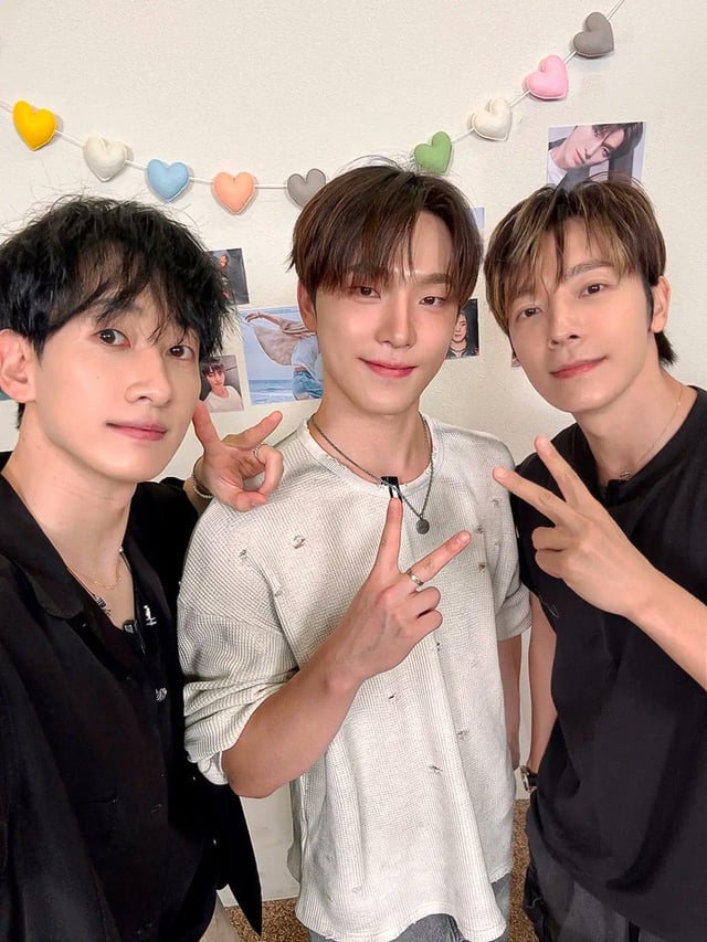 A moment captured by Dino (SEVENTEEN)'s fan
