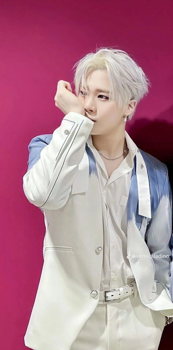 Behind-the-scenes cut of Moonbin (ASTRO)