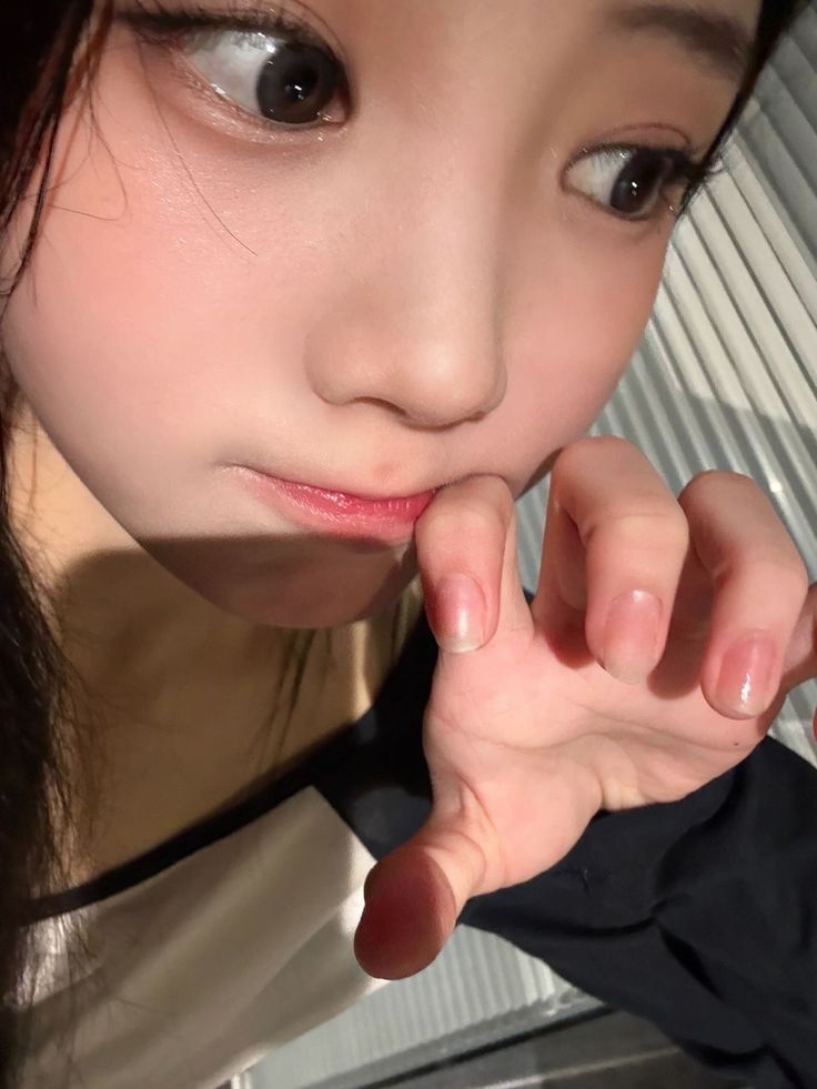 Behind-the-scenes cut of Wonhee (ILLIT)