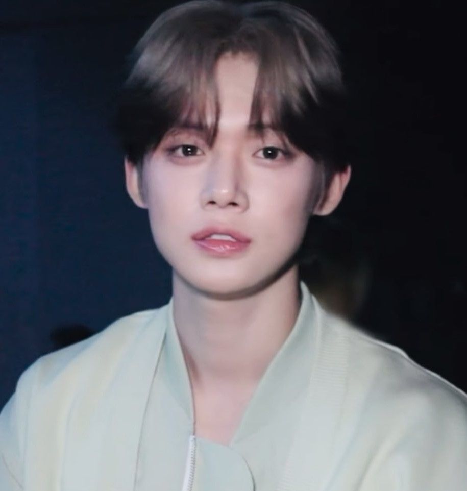 Foto terbaru Yeonjun (TOMORROW X TOGETHER)