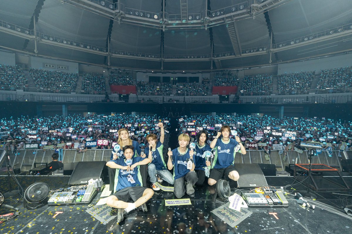 A moment captured by Xdinary Heroes's fan