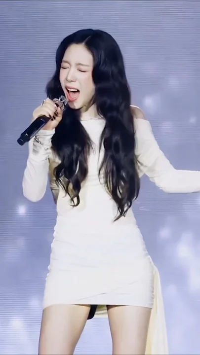 Fan-made special wallpaper for Taeyeon (Girls' Generation)