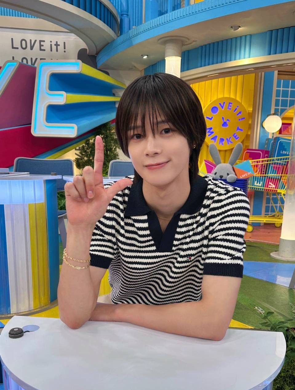 Behind-the-scenes cut of K (&TEAM)
