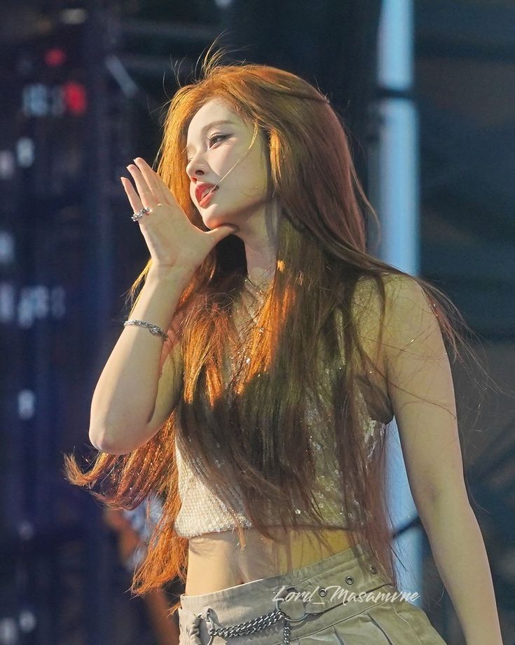 A moment captured by NMIXX's fan