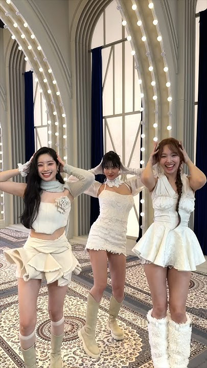 Behind-the-scenes cut of Momo (TWICE)