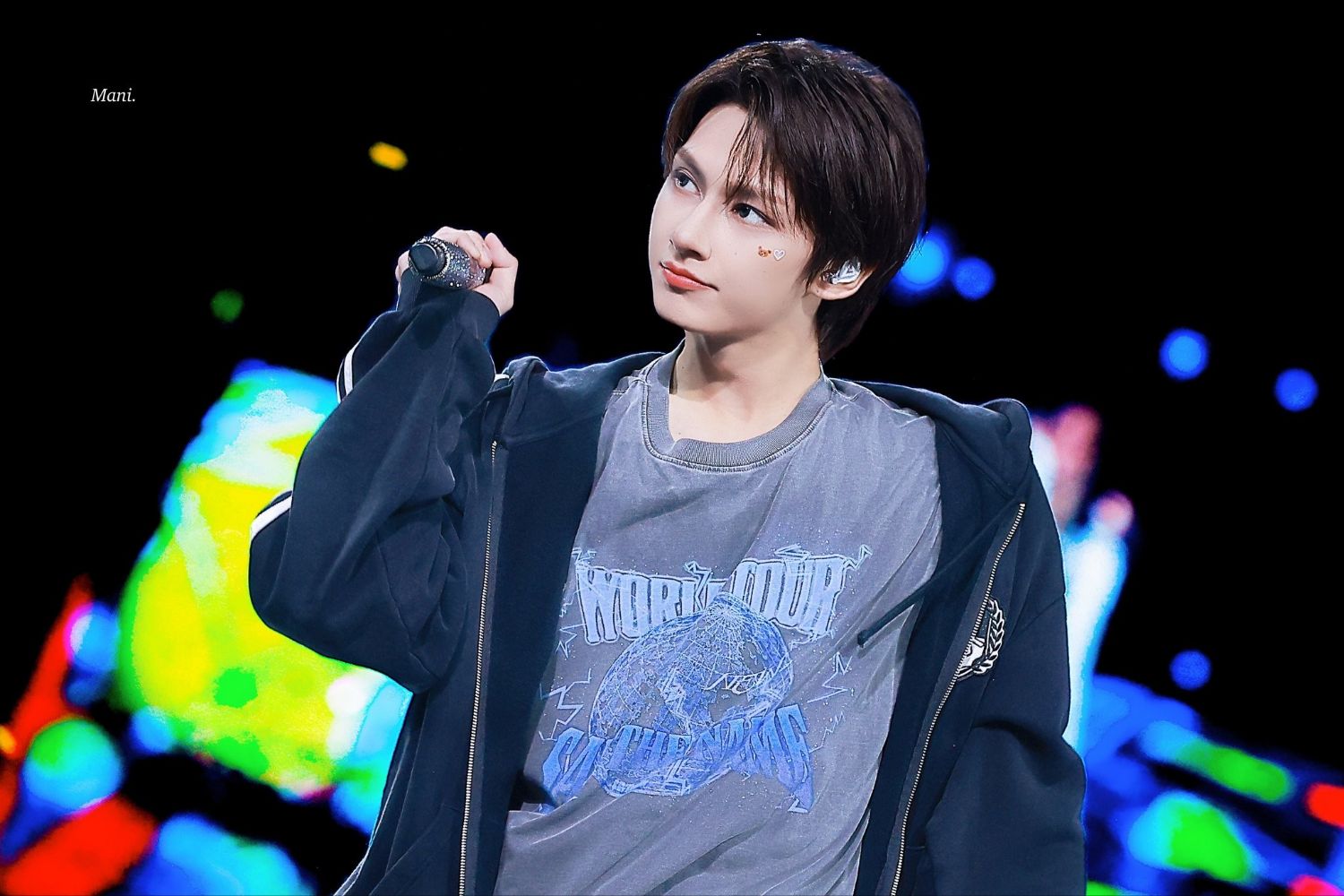 Recent activity shot of Jun (SEVENTEEN)