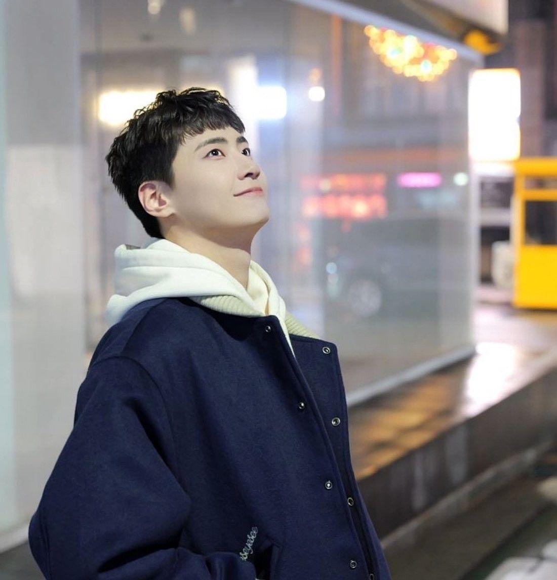 Behind-the-scenes cut of Lee Jinhyuk