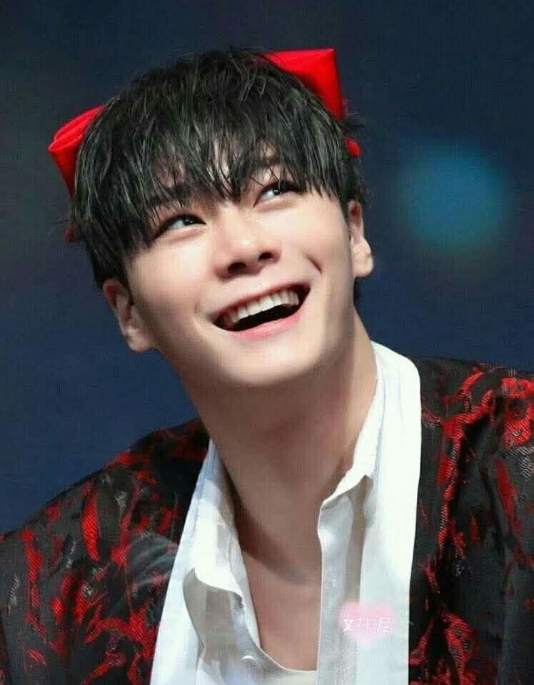 A moment captured by Moonbin (ASTRO)'s fan