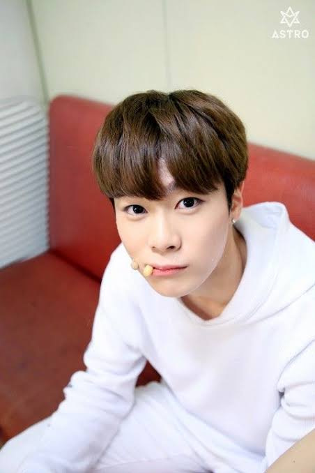 A moment captured by Moonbin (ASTRO)'s fan