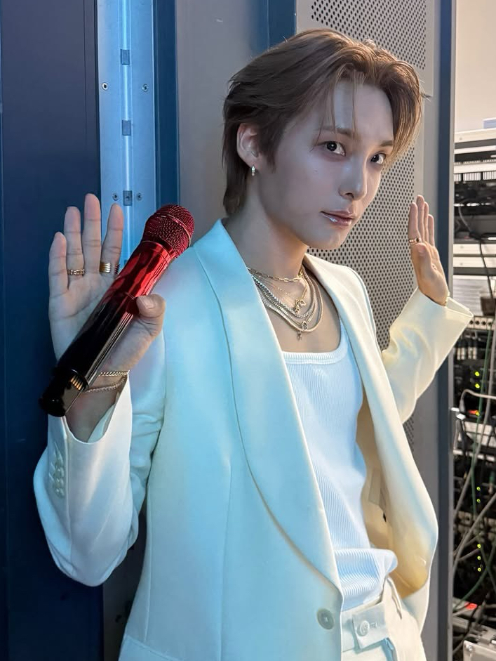 A moment captured by Jun (A.C.E)'s fan