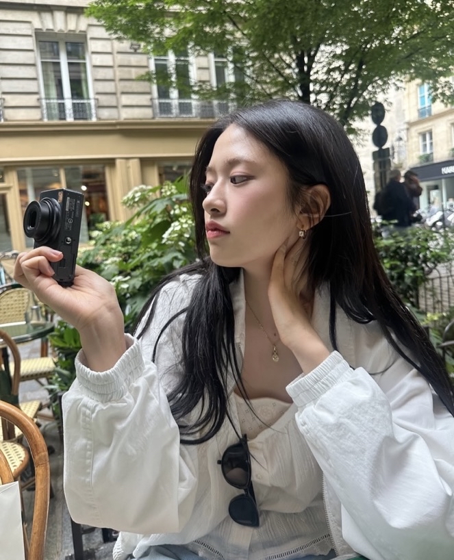 Recent activity shot of An Yujin (IVE)