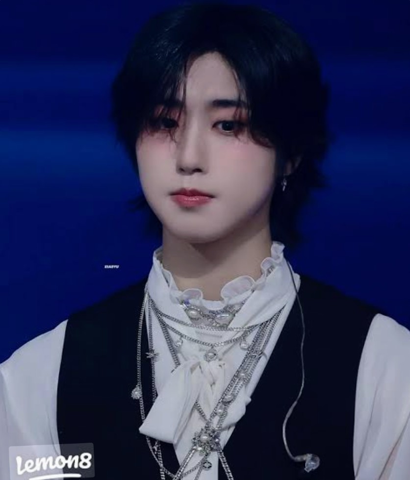 Latest photo of HAN (Stray Kids)