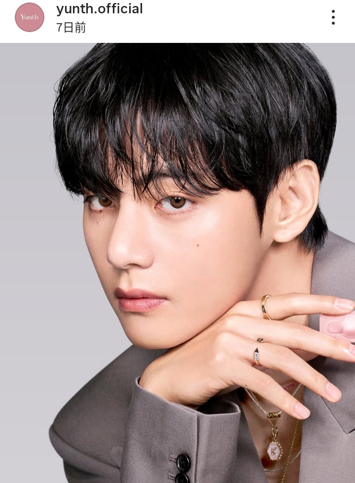 뷔 (방탄소년단)의 최신 사진