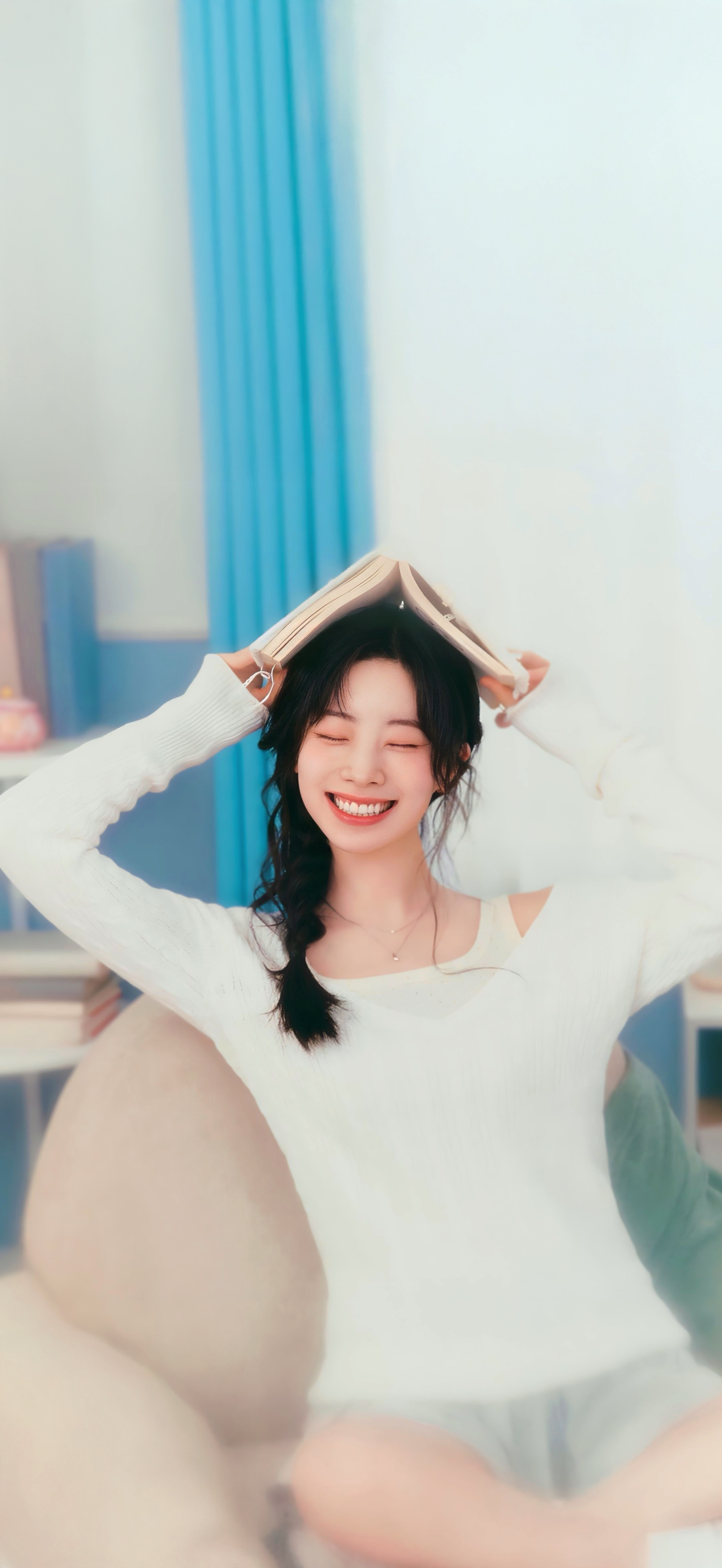 Behind-the-scenes cut of Dahyun (TWICE)