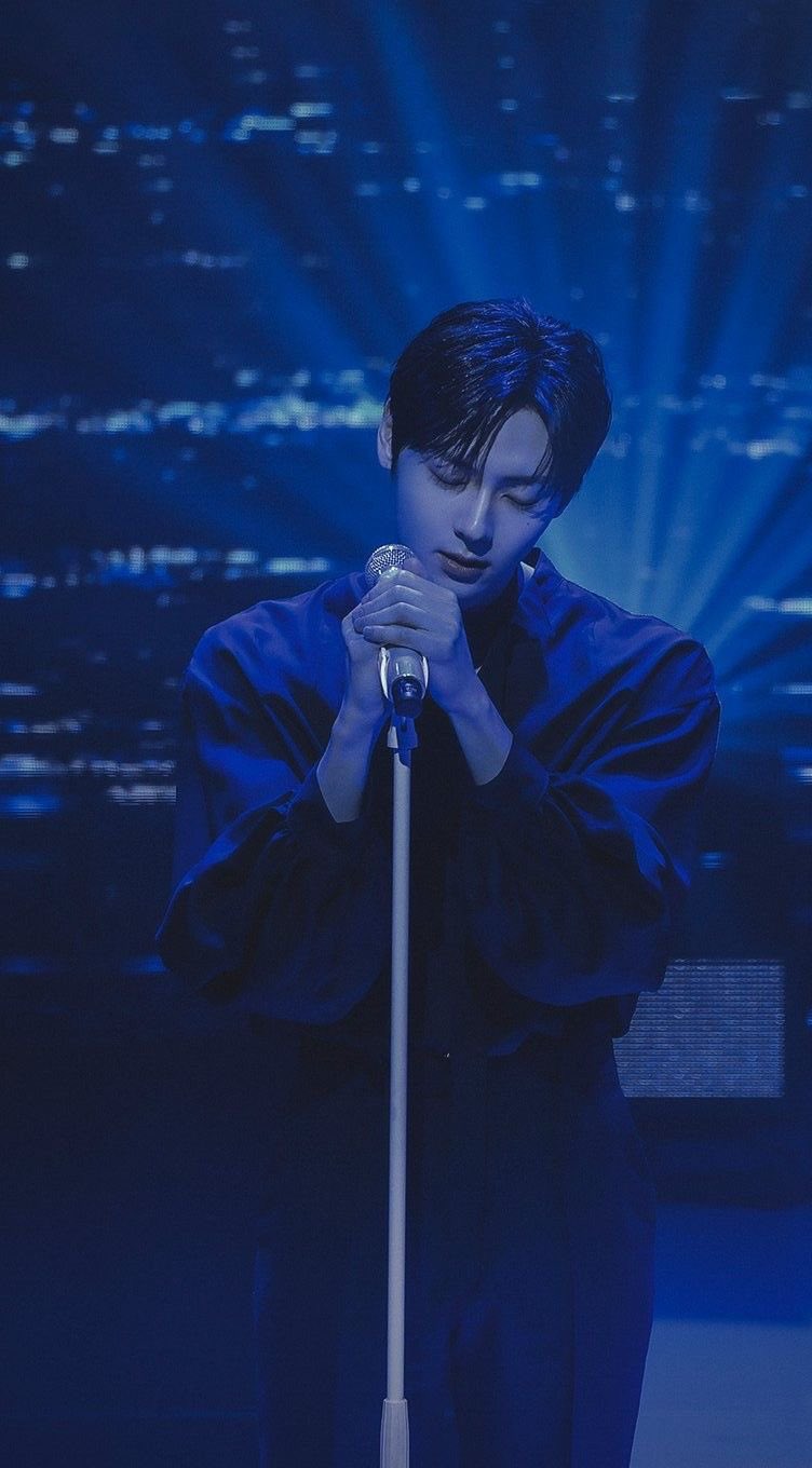 A heartfelt wallpaper shared by Hwang Minhyun's fans