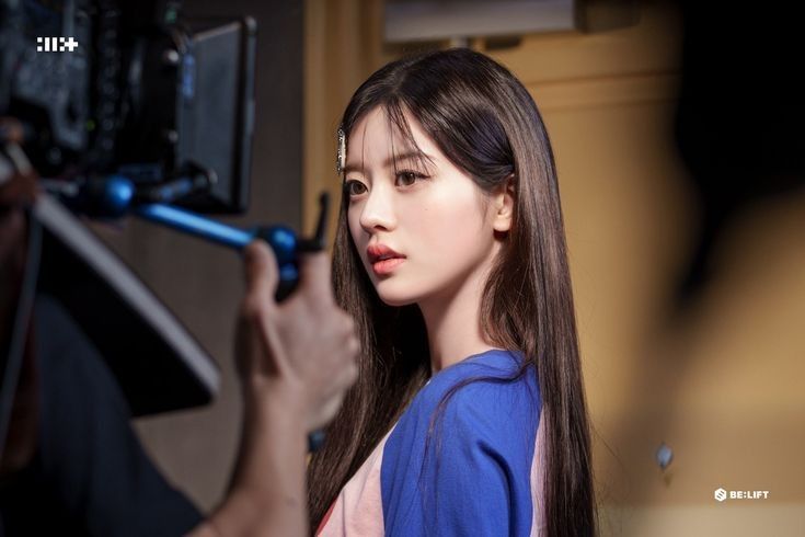 Latest photo of Minju (ILLIT)