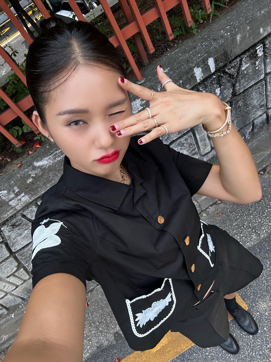 Latest photo of OH MY GIRL