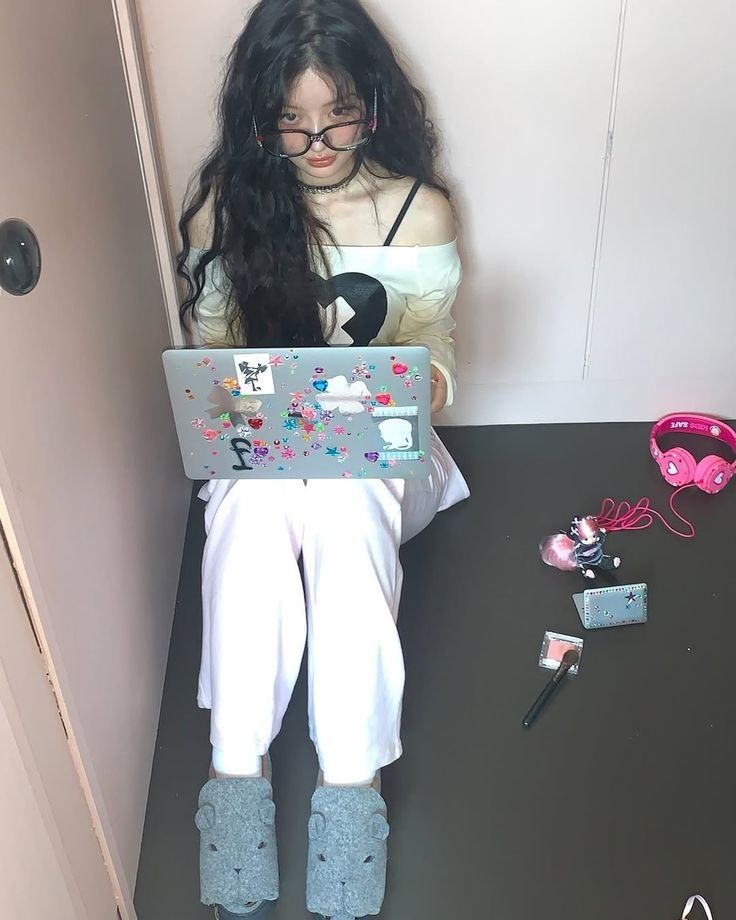 慜柱 (ILLIT)的最新照片