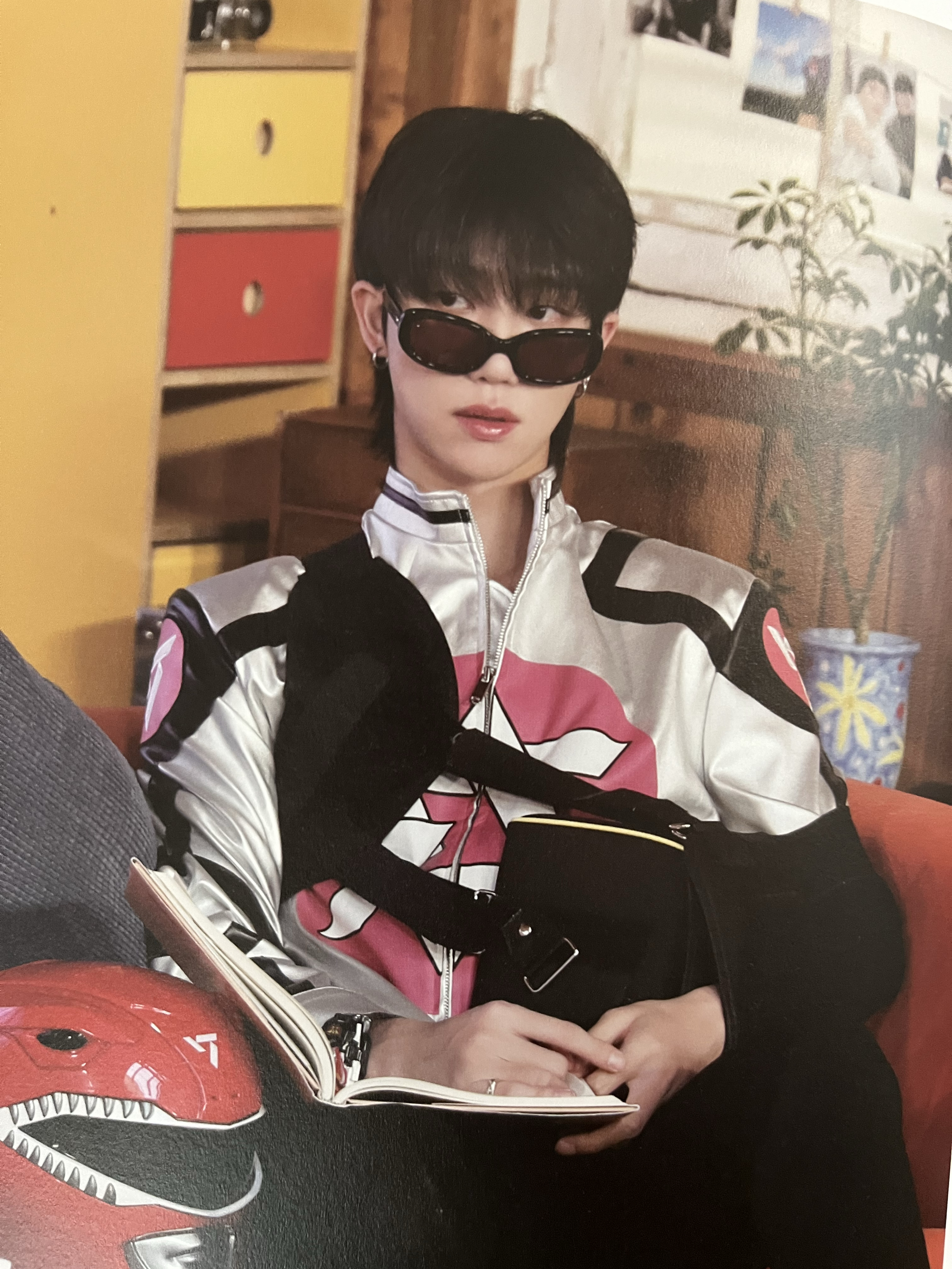 Behind-the-scenes cut of The 8 (SEVENTEEN)