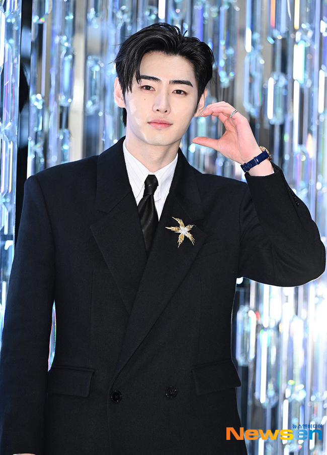 성훈 (ENHYPEN)의 최신 사진