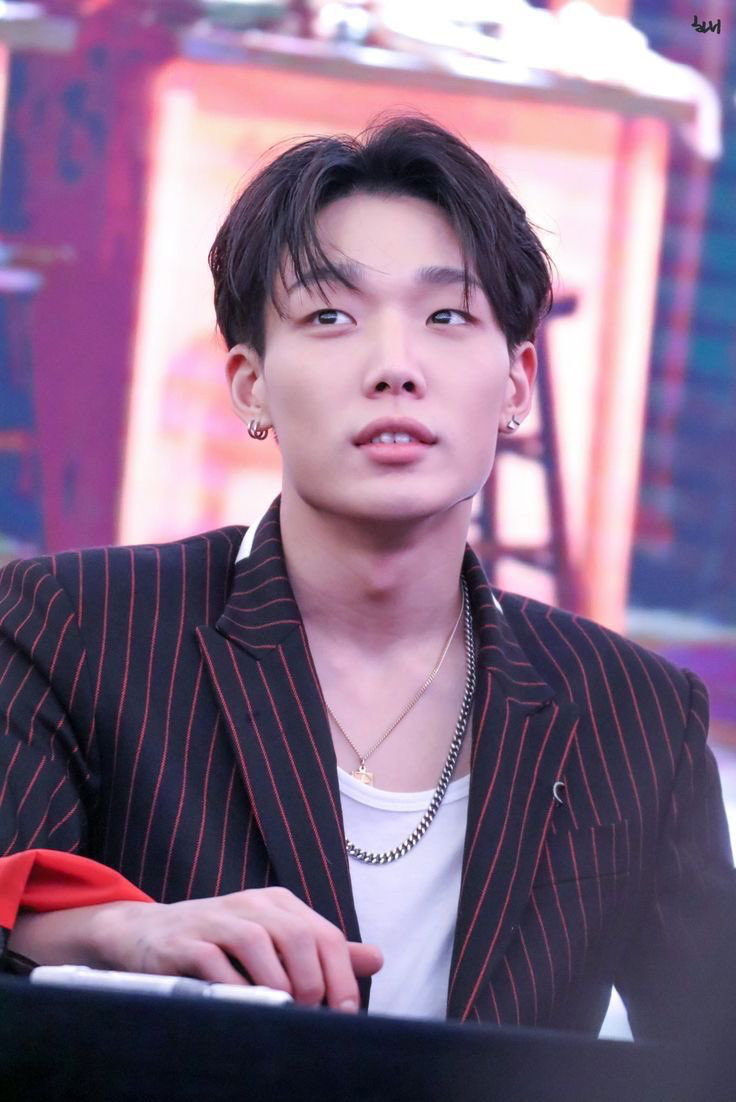 BOBBY (iKON)的最新活動照片