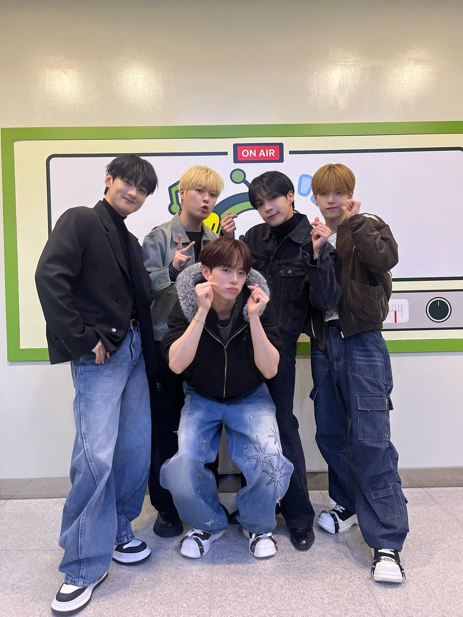 Latest photo of VERIVERY