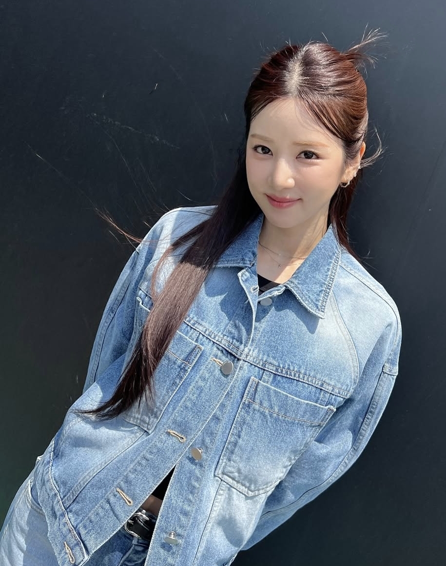 Recent activity shot of Park Chorong (Apink)