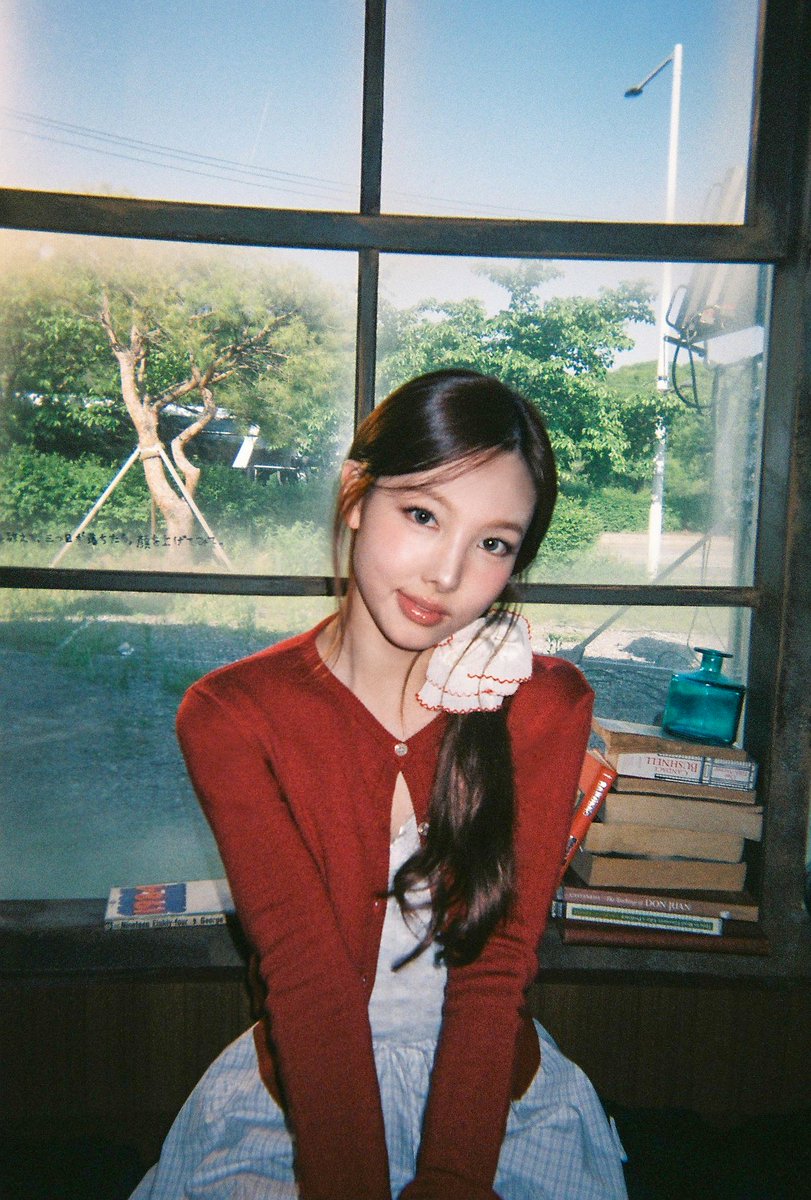 Latest photo of Nayeon (TWICE)