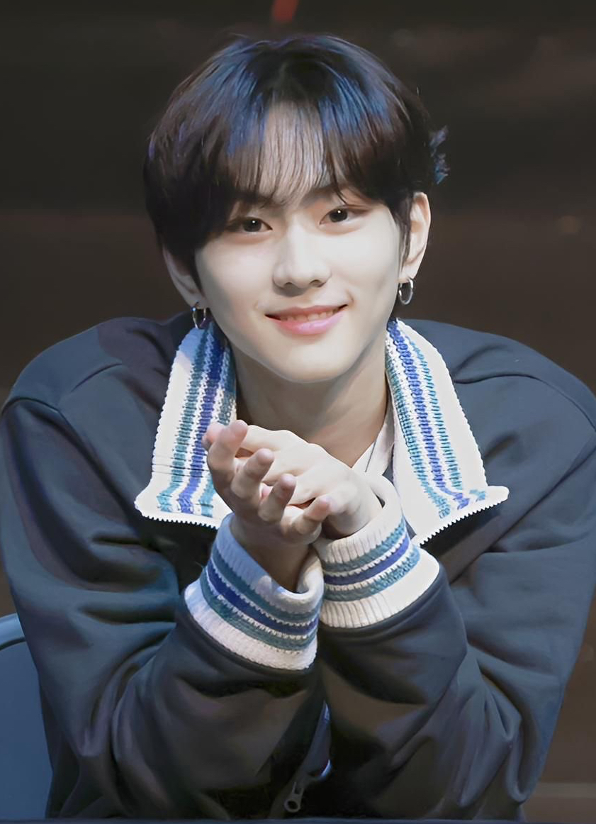 Behind-the-scenes cut of Jungwon (ENHYPEN)