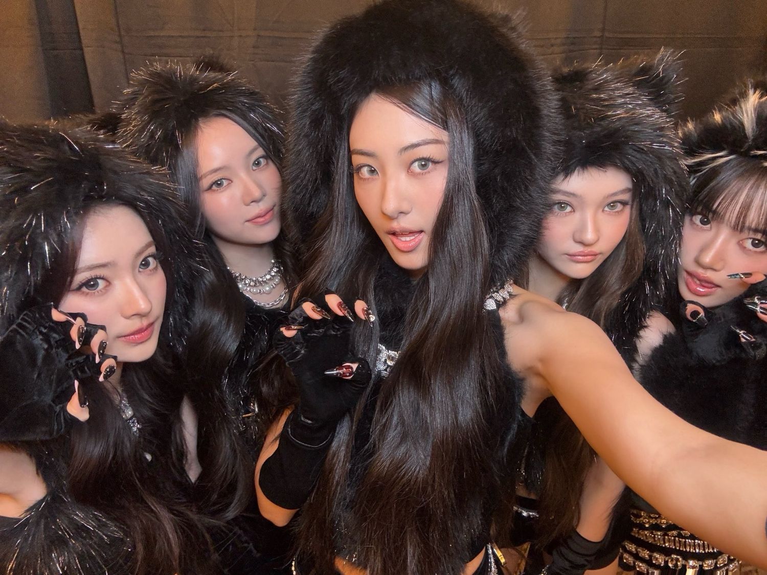 Latest photo of MEOVV