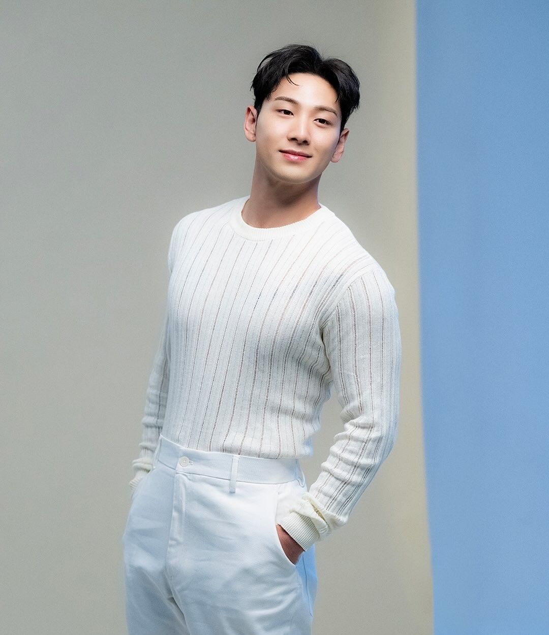 Behind-the-scenes cut of Baekho