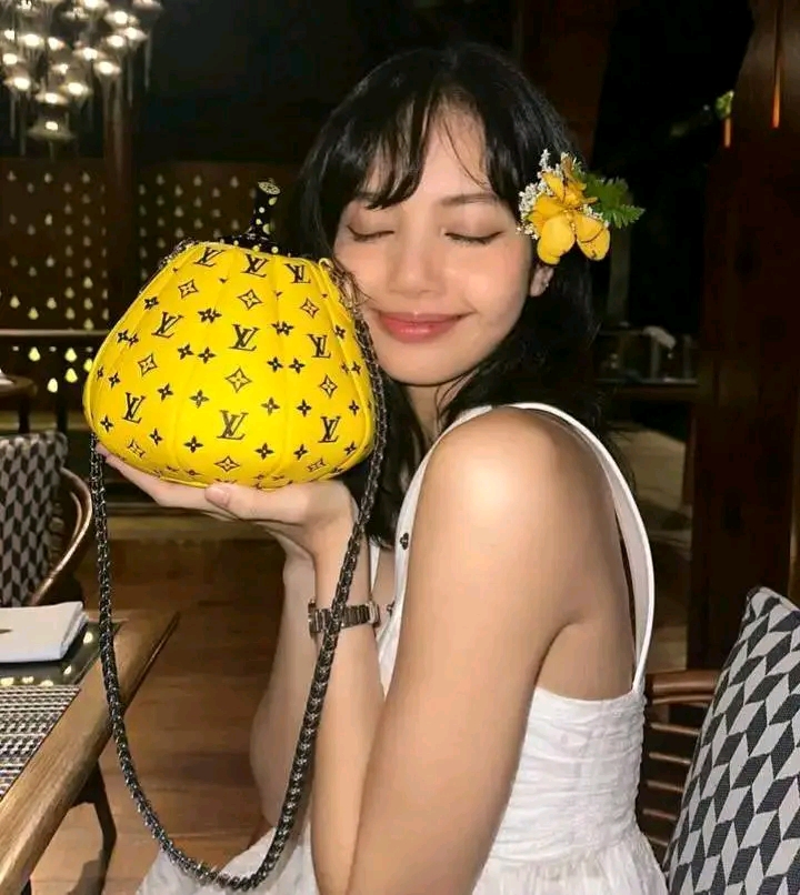 리사 (BLACKPINK)의 최신 사진