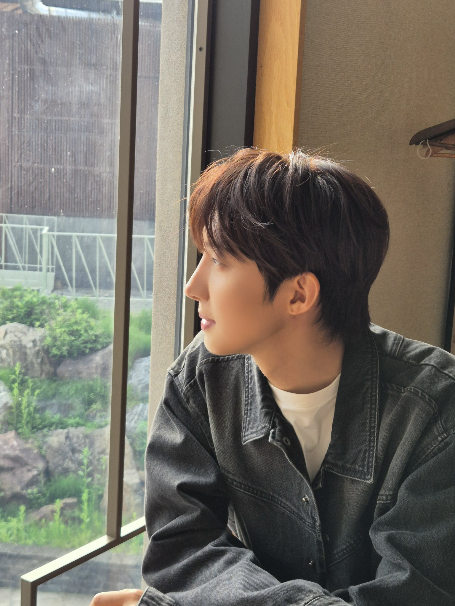 Recent activity shot of Hui (PENTAGON)