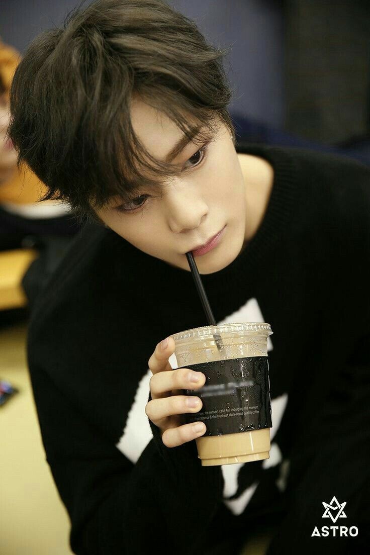 A moment captured by Moonbin (ASTRO)'s fan