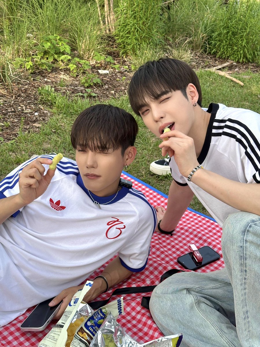 A moment captured by CIX's fan