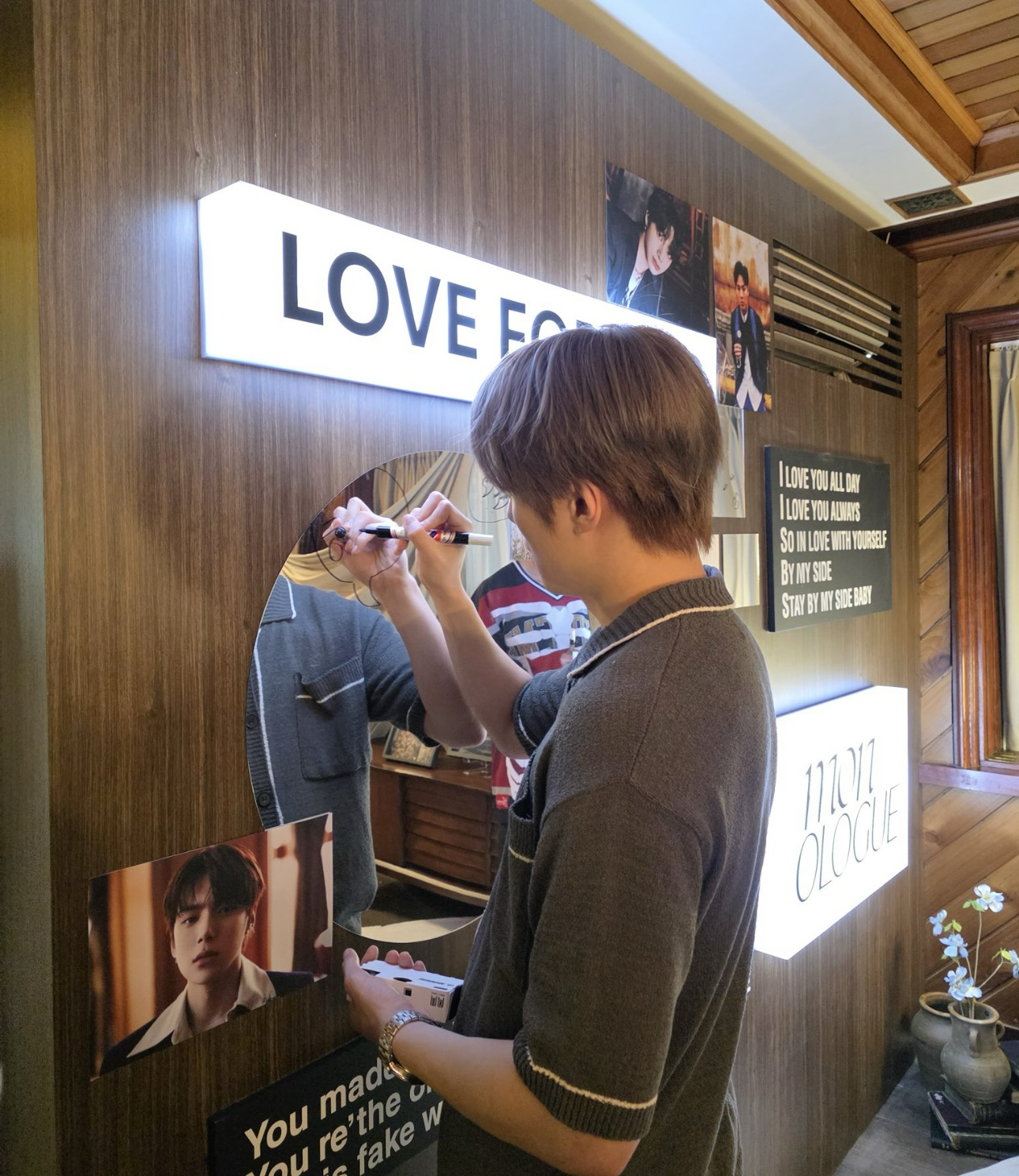 Foto terbaru Minhyuk (MONSTA X)