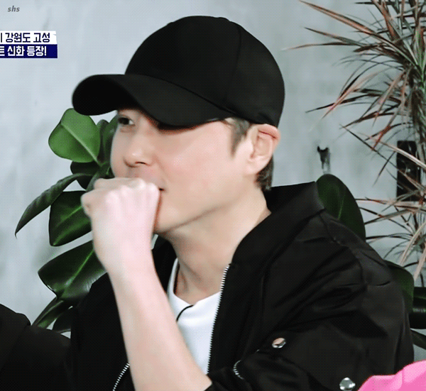 A moment captured by SHINHWA's fan