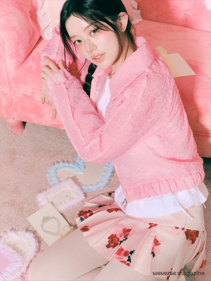 Behind-the-scenes cut of Minju (ILLIT)