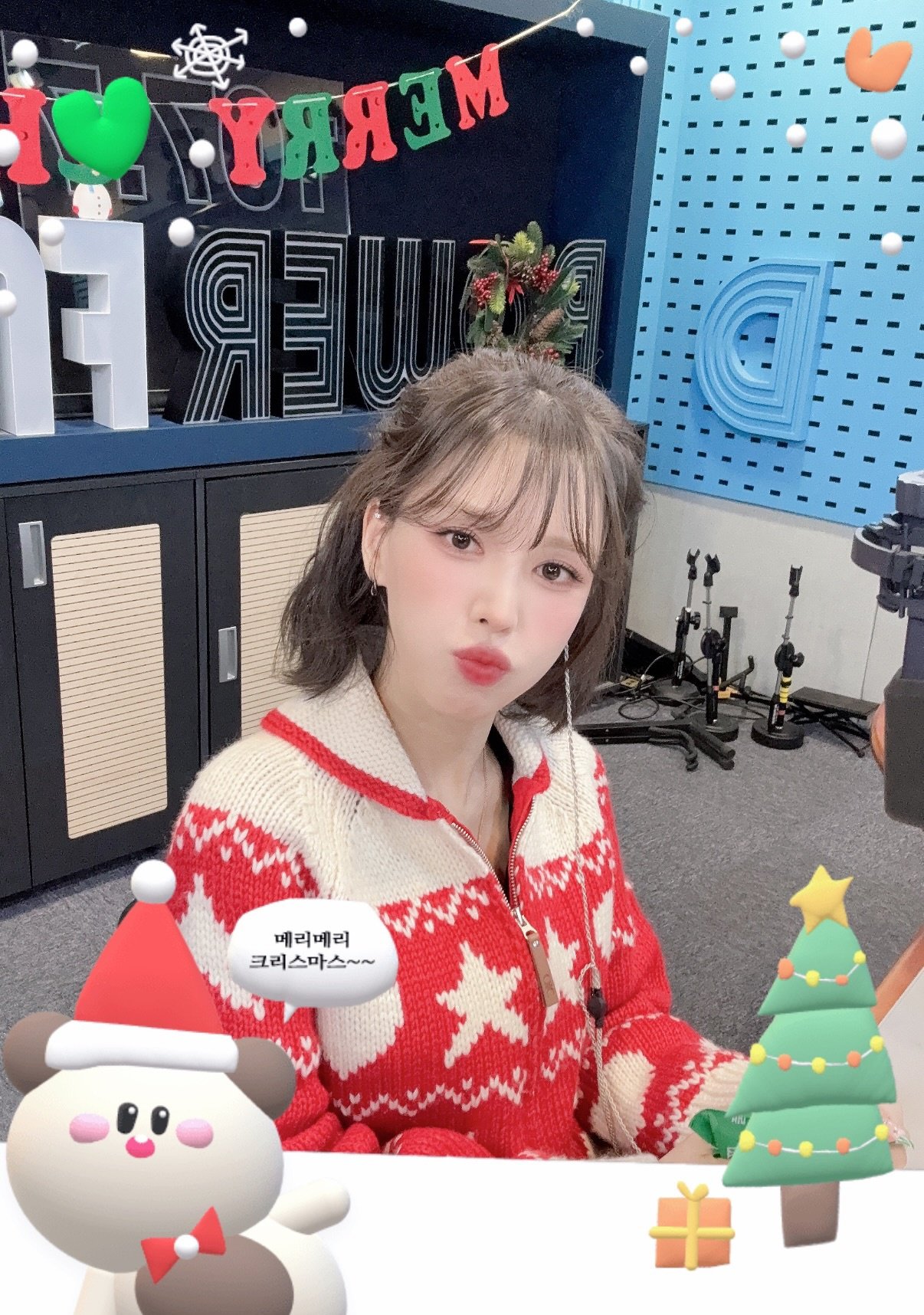 Behind-the-scenes cut of Wendy (Red Velvet)