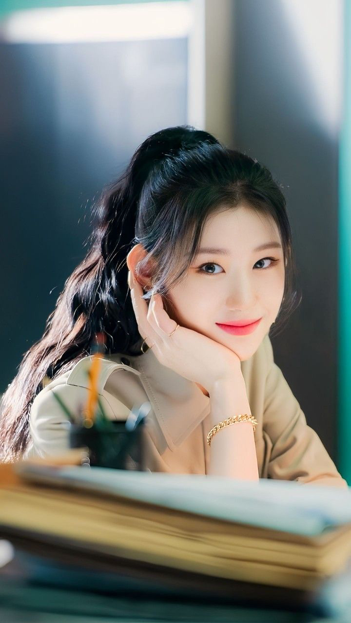 Behind-the-scenes cut of Chaeryeong (ITZY)