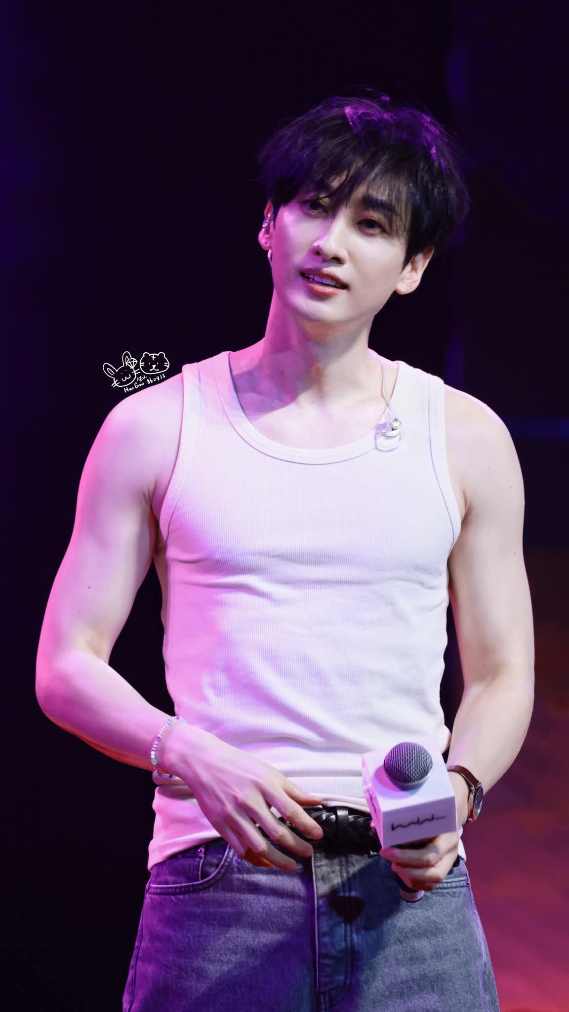 A moment captured by Eunhyuk (Super Junior)'s fan