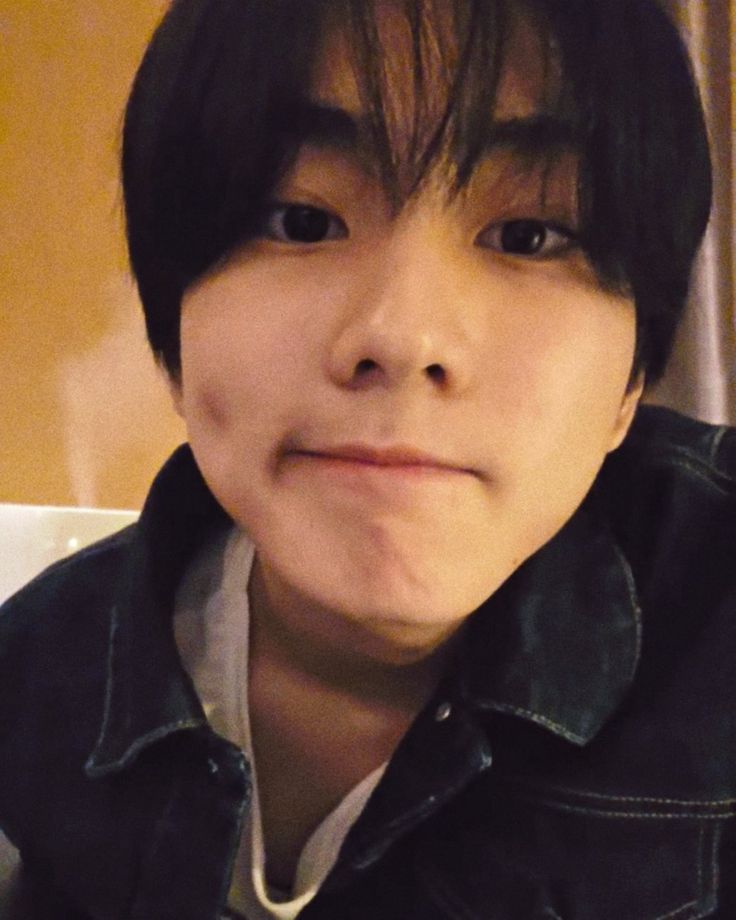 Latest photo of Jungwon (ENHYPEN)