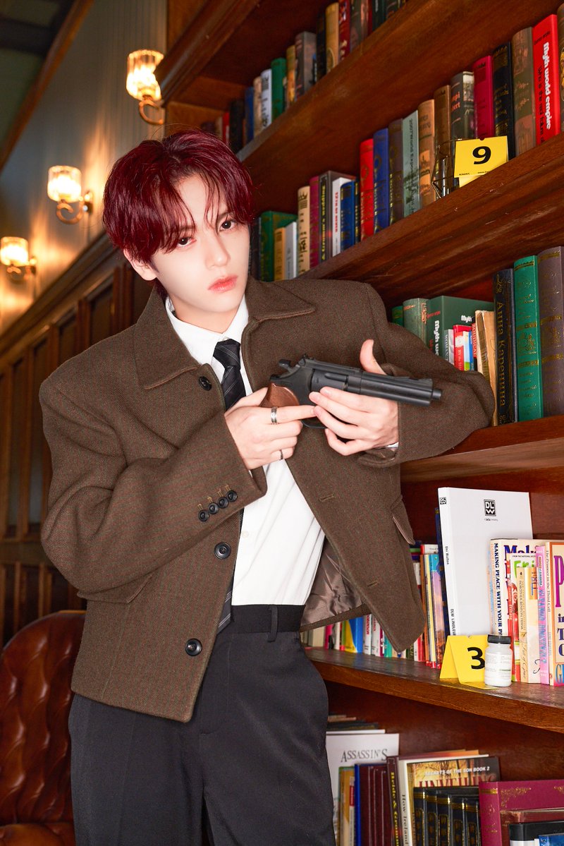 Behind-the-scenes cut of n.SSign