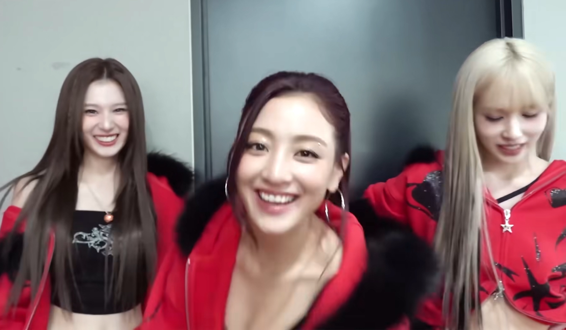 ジヒョ (TWICE)の最新写真