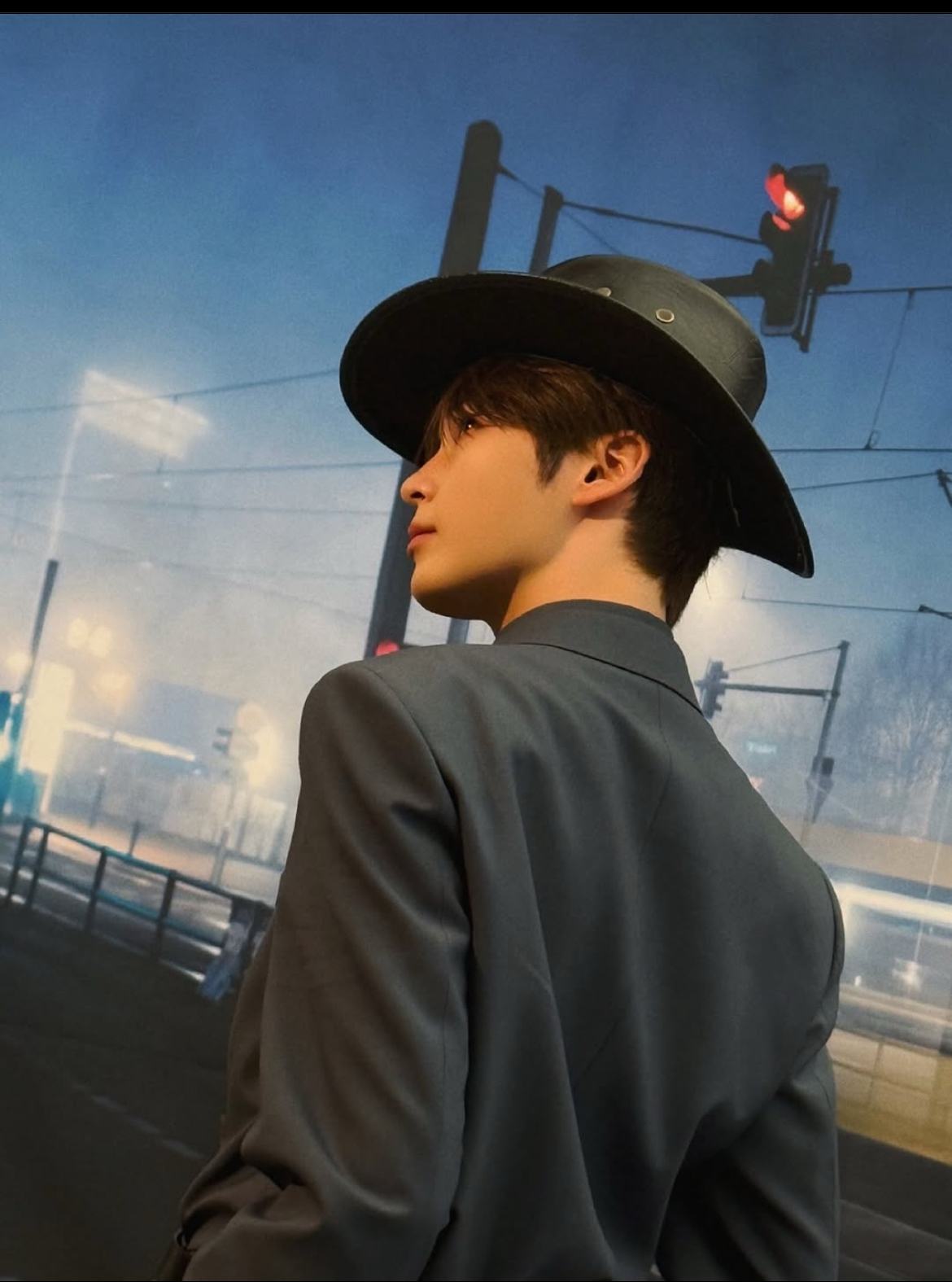 Behind-the-scenes cut of Sung Hanbin (ZEROBASEONE)