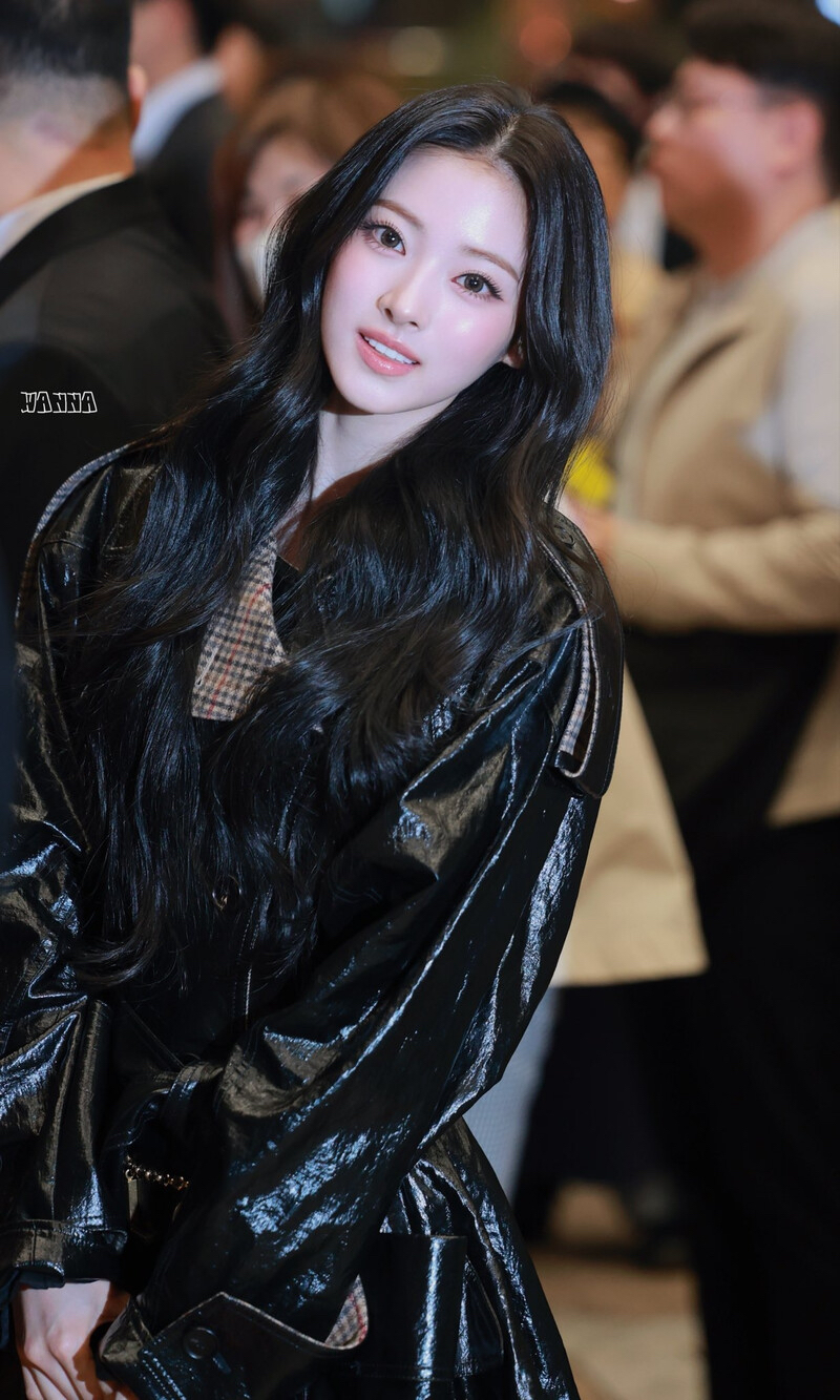 A heartfelt wallpaper shared by Anna (MEOVV)'s fans