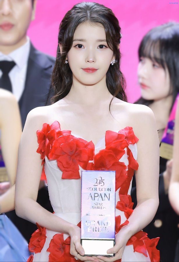 Recent activity shot of IU