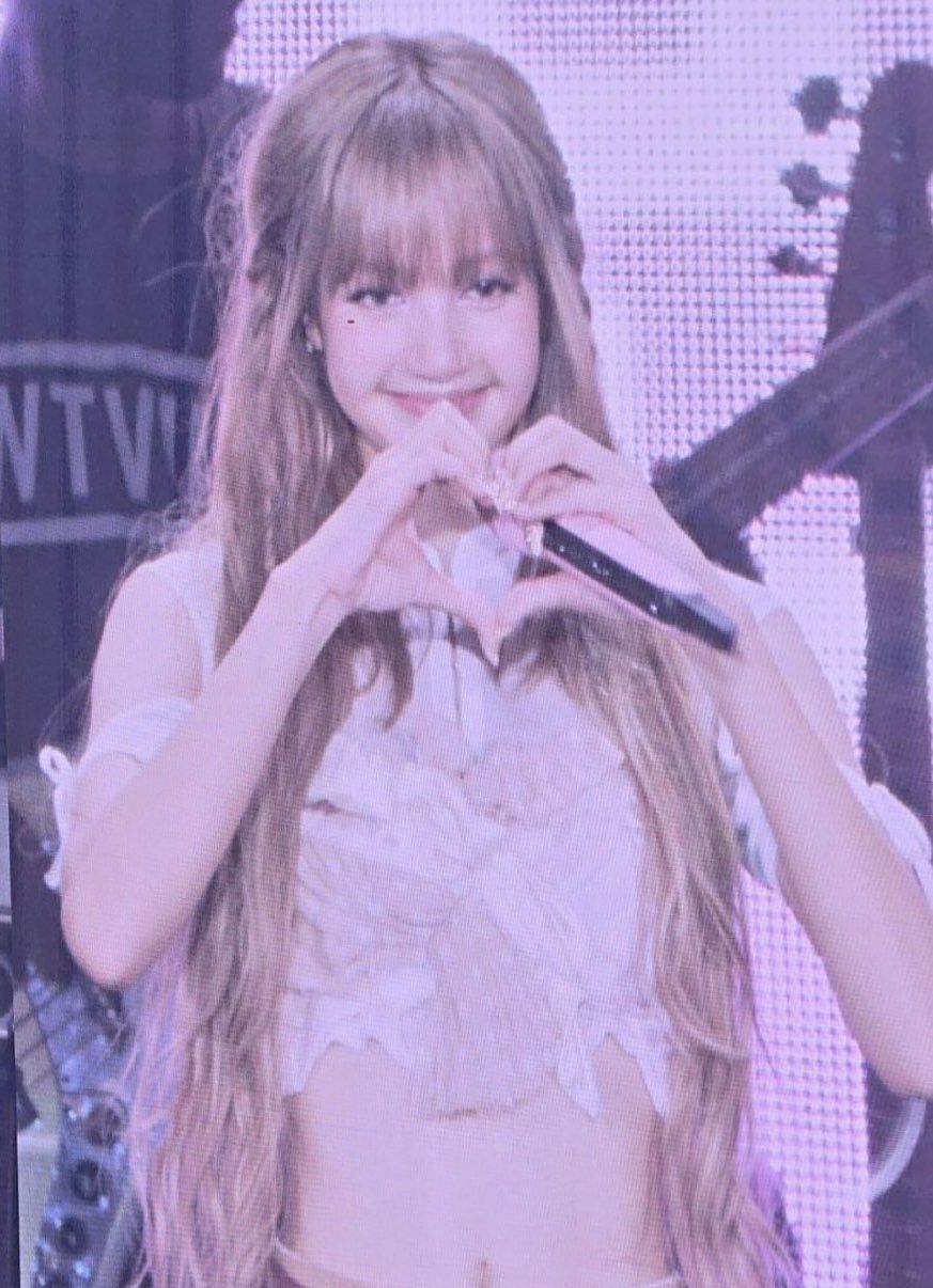 Lisa (BLACKPINK)的幕后花絮
