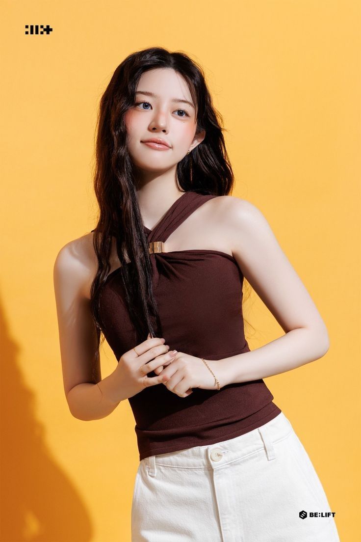 Behind-the-scenes cut of Minju (ILLIT)